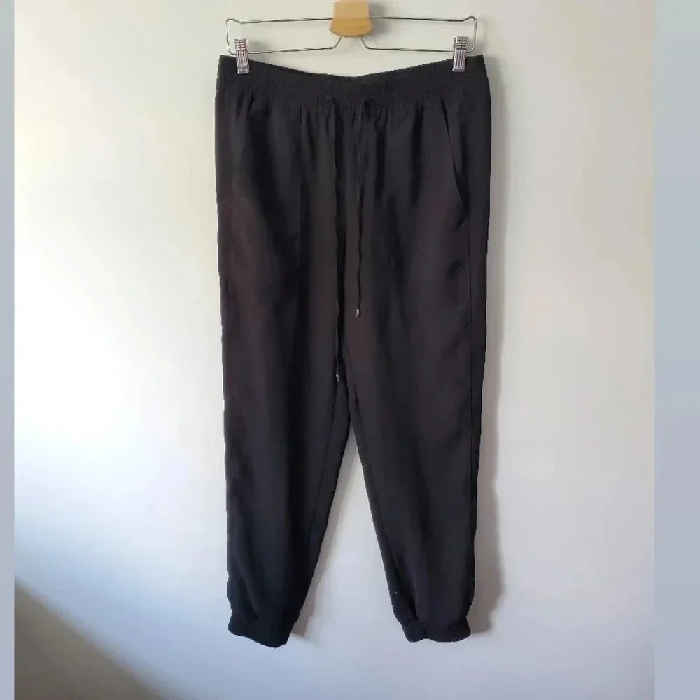 Lord and Taylor relax fit jogger pants